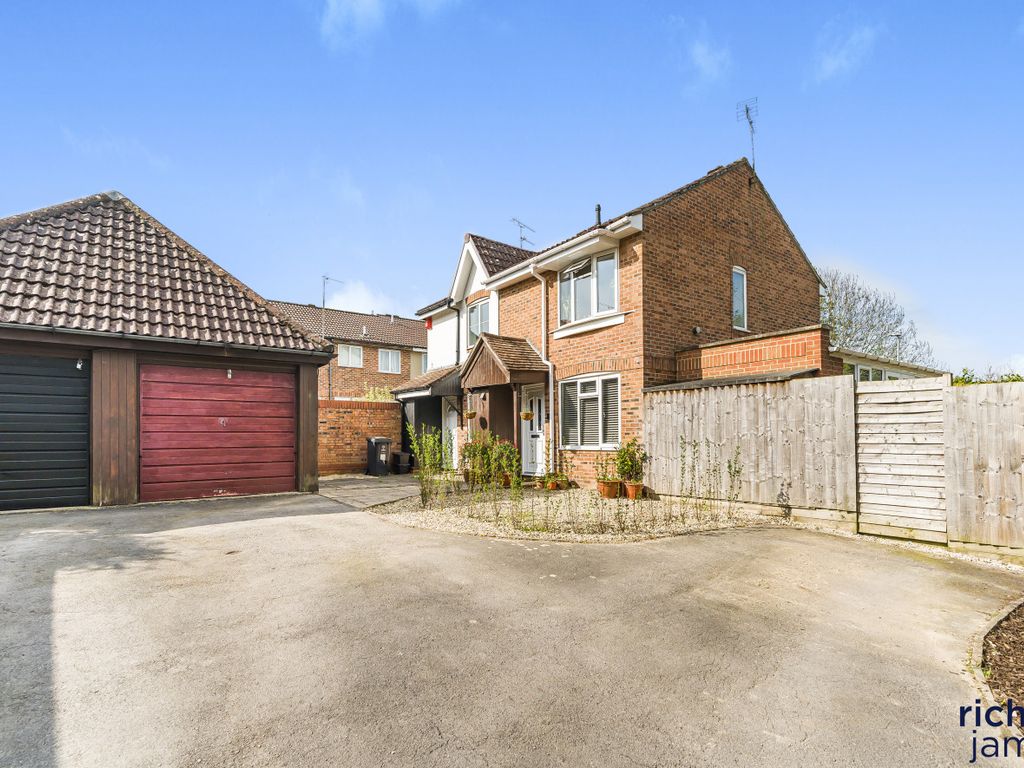 2 bed semidetached house for sale in Westlea Drive, Westlea, Swindon