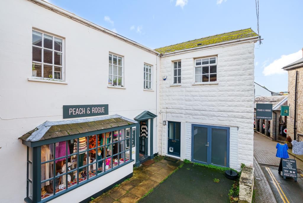2 bed flat for sale in HayOnWye, Herefordshire HR3, £300,000 Zoopla
