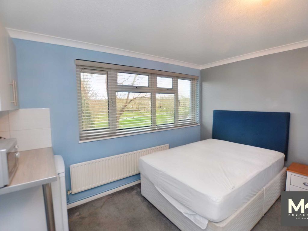 Room to rent in Marigold Place, Conniburrow MK14 Zoopla