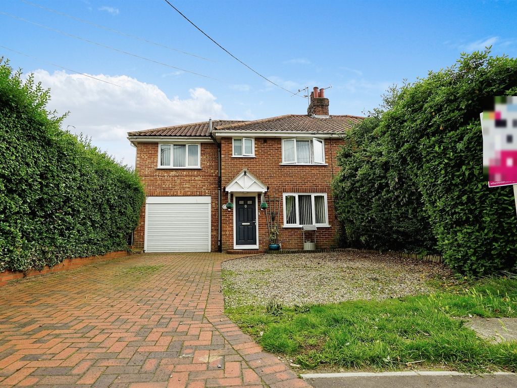 4 bed semidetached house for sale in Hempstead Road, Holt NR25 Zoopla