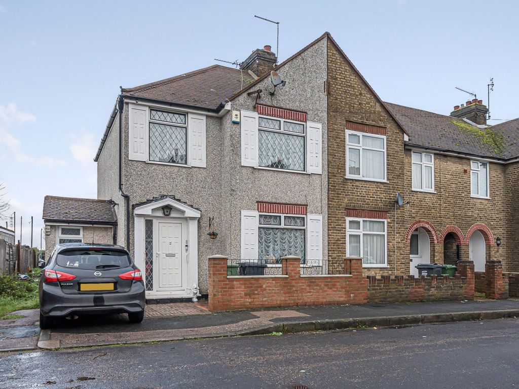 3 bed end terrace house for sale in Herbert Road, DA10 Zoopla