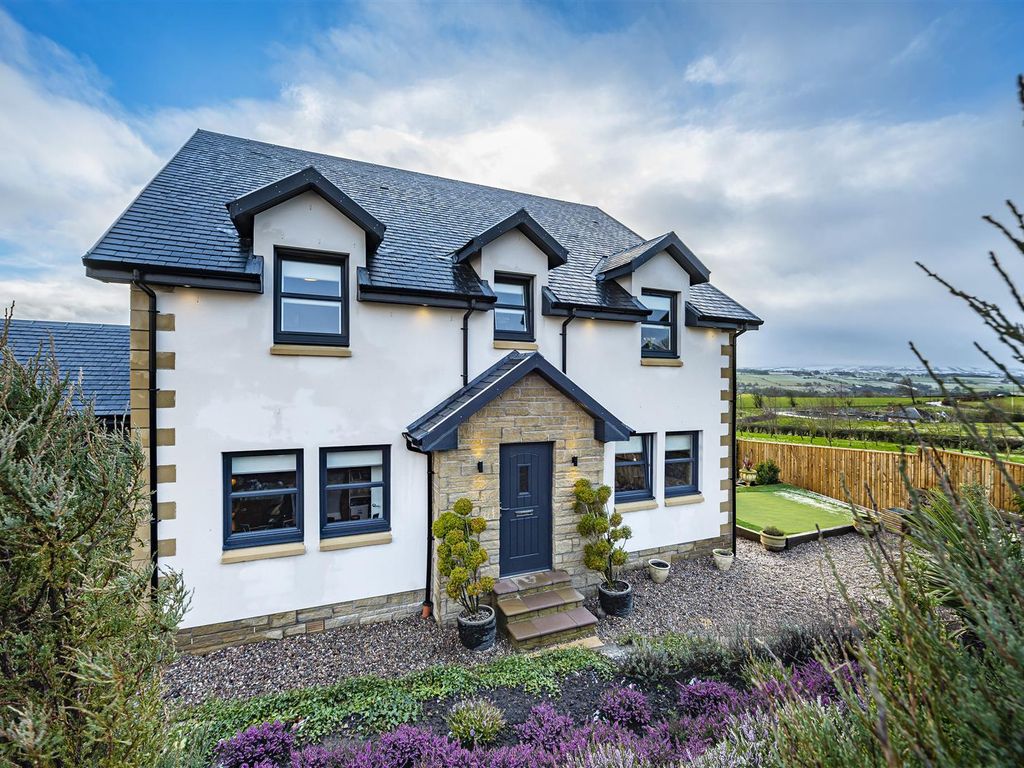 5 bed detached house for sale in Broadleaf Court, Glassford, Strathaven