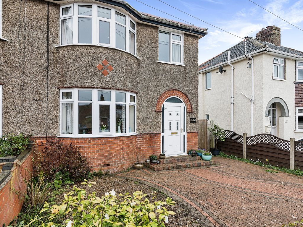 3 bed semidetached house for sale in Saxon Road, Lowestoft NR33 Zoopla