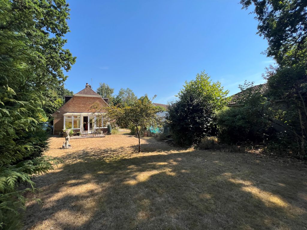 3 bed detached house for sale in Oakland Walk, West Parley, Ferndown