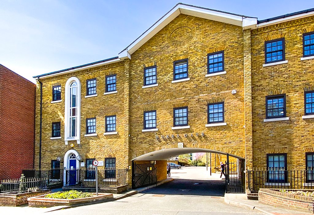 Office to let in 6 Dukes Gate, Acton Lane, Chiswick W4, £59,329 pa Zoopla