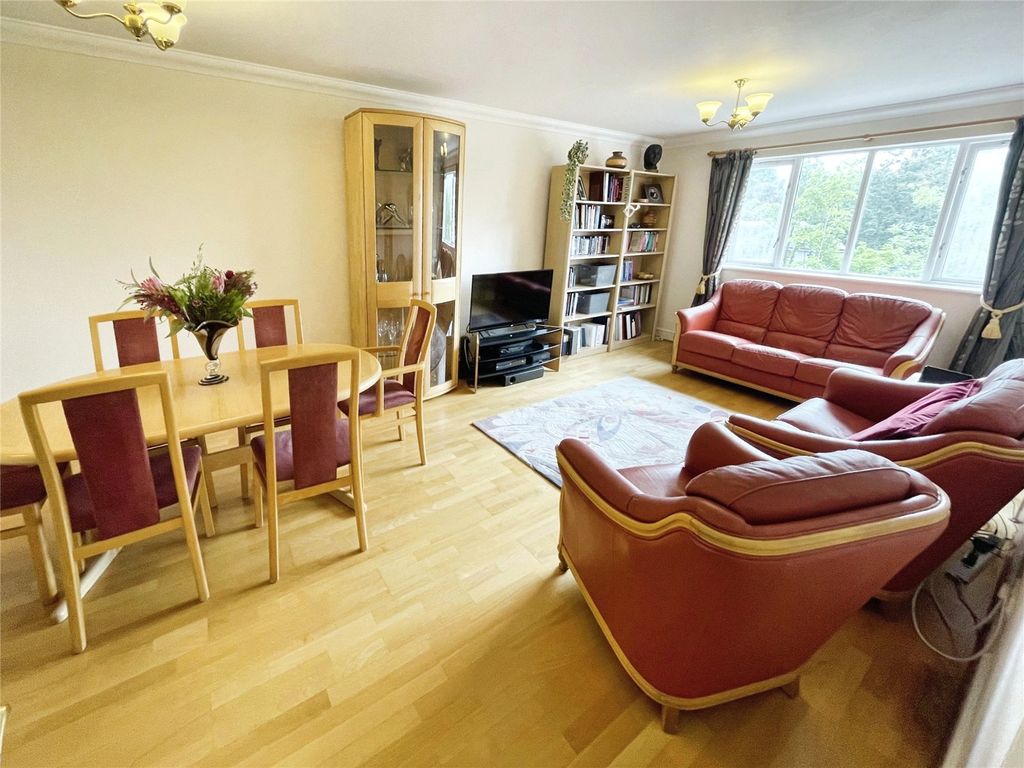 2 bed flat for sale in Homesdale Road, Bromley BR2, £300,000 Zoopla