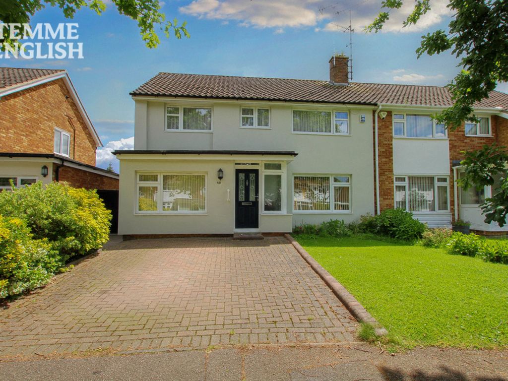 4 bed semidetached house for sale in Ravensdale, Basildon SS16, £