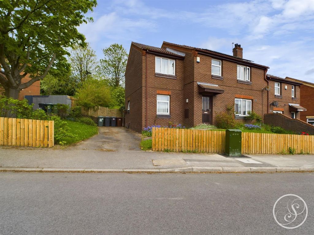 5 bed semidetached house for sale in Farm Hill North, Meanwood, Leeds
