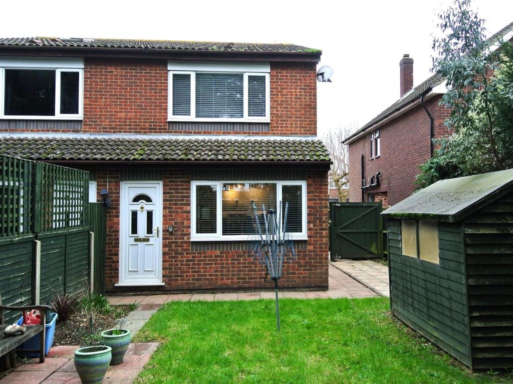 1 bed property for sale in Seaton Drive, Ashford TW15, £325,000 Zoopla