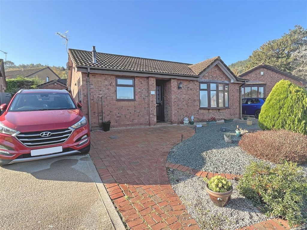 3 bed detached bungalow for sale in Lon Deg, Abergele, Conwy LL22, £