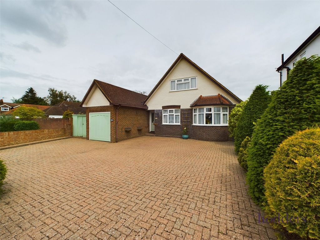 4 bed bungalow for sale in Brewery Lane, Byfleet, Surrey KT14, £650,000