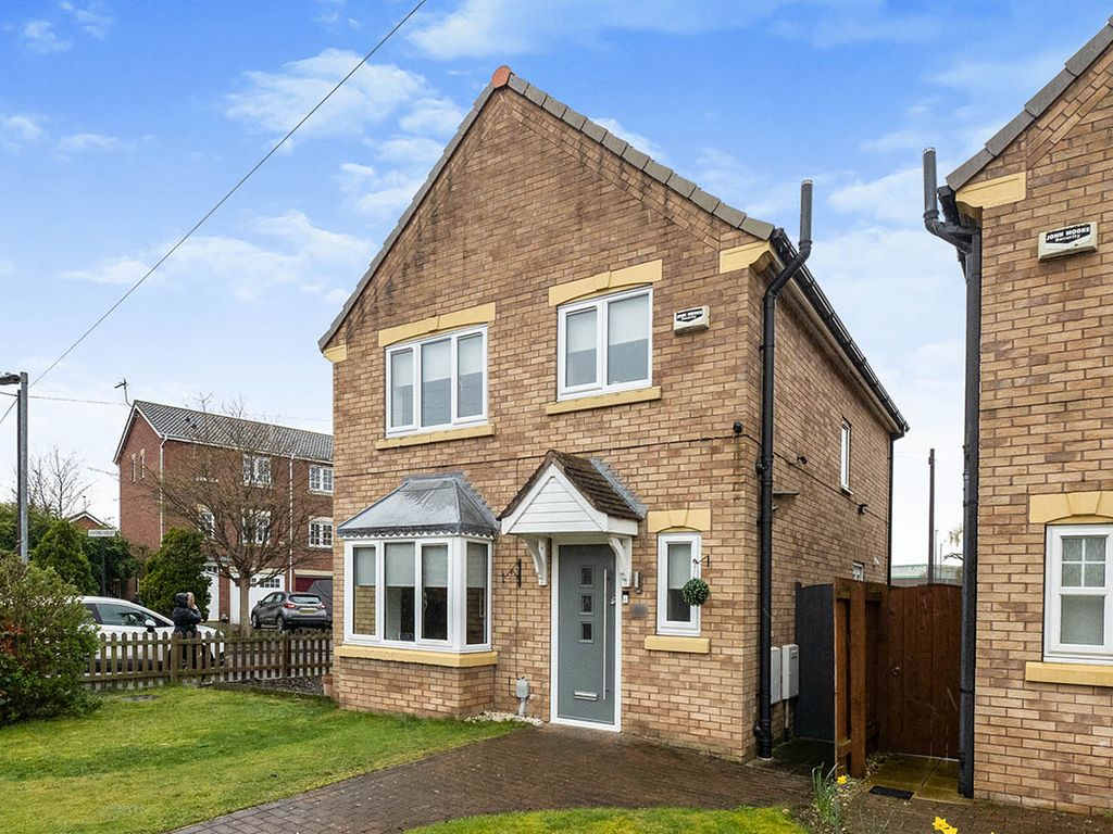 3 bed detached house for sale in Flanders Red, Hull, East Yorkshire HU7