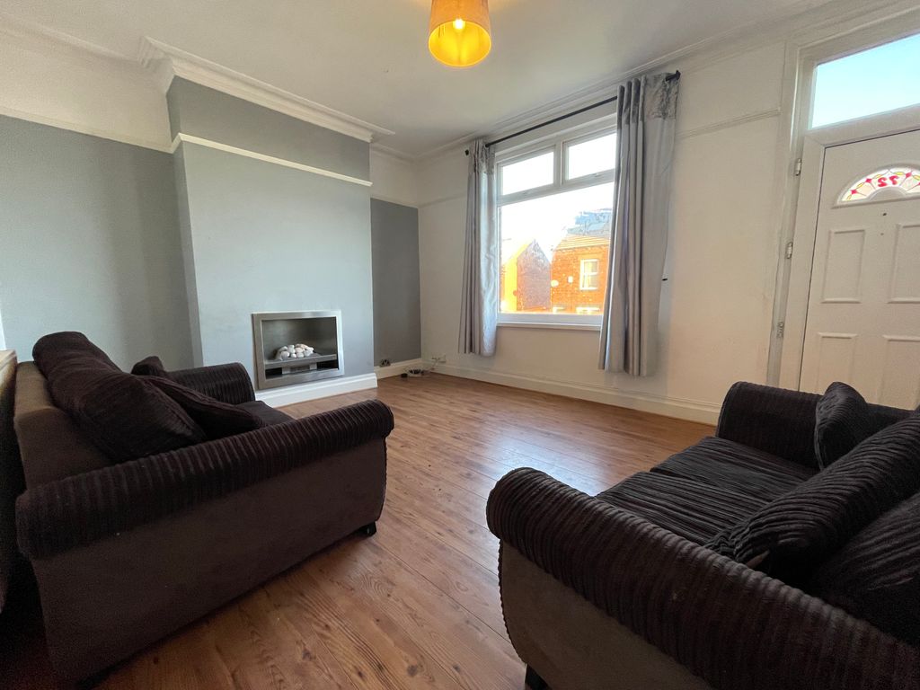 4 bed end terrace house to rent in Aston View, Bramley, Leeds LS13 Zoopla