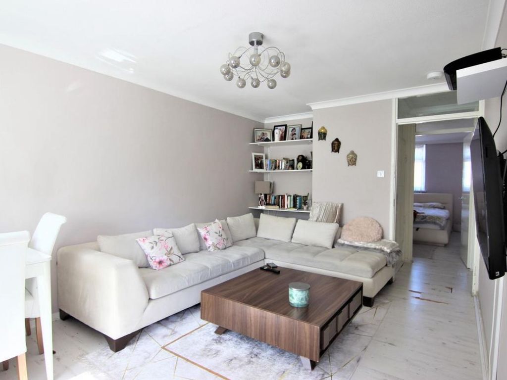 1 bed flat to rent in Haslemere Court, Holmleigh Road Estates, London