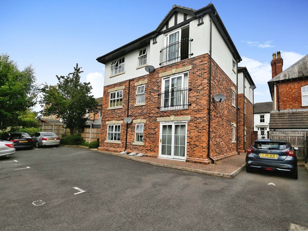2 bed flat for sale in Albert Road, Tamworth B79, £160,000 Zoopla