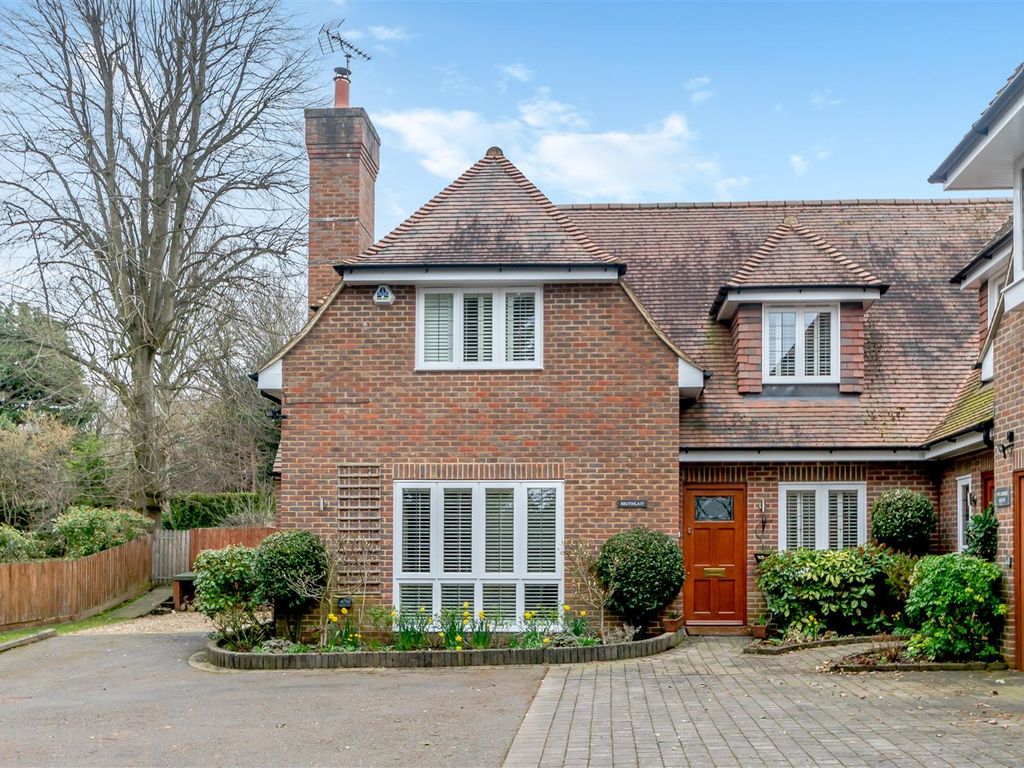 3 bed property for sale in Homefield Road, Chorleywood, Rickmansworth