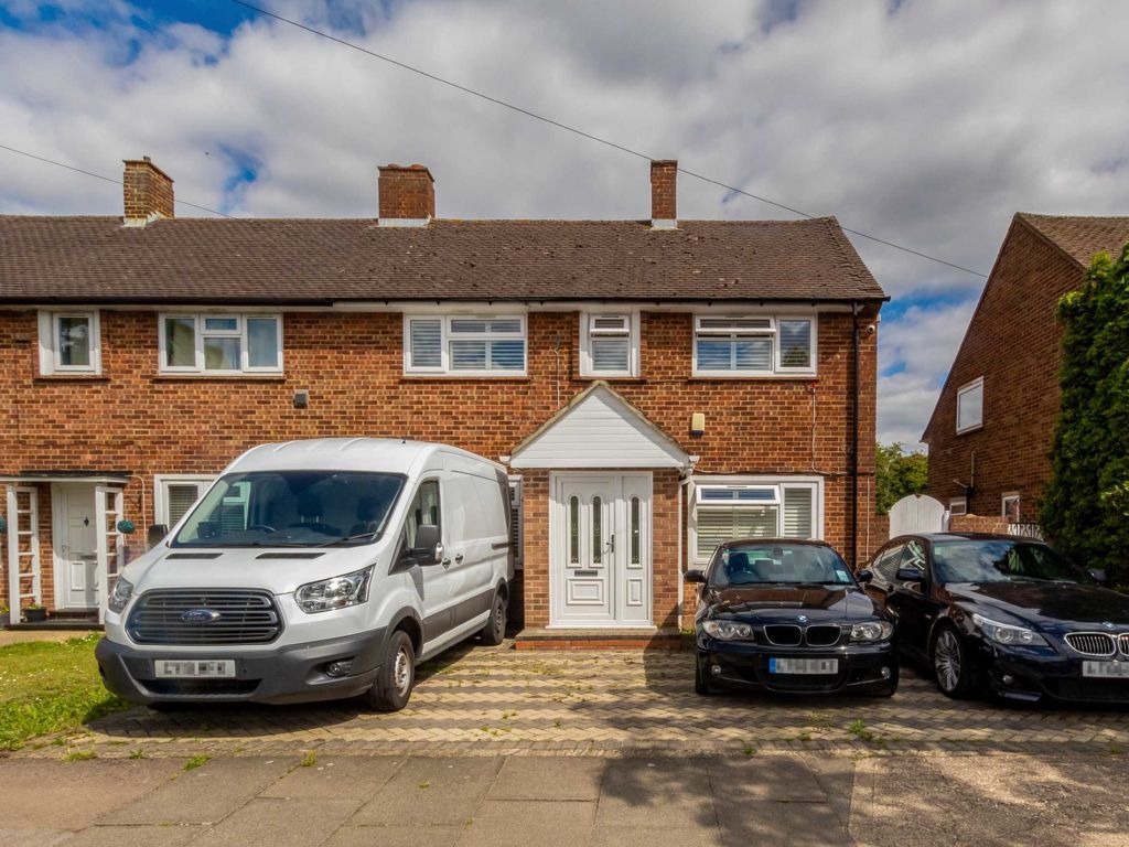 4 bed property to rent in Clare Road, Stanwell, Staines TW19 Zoopla