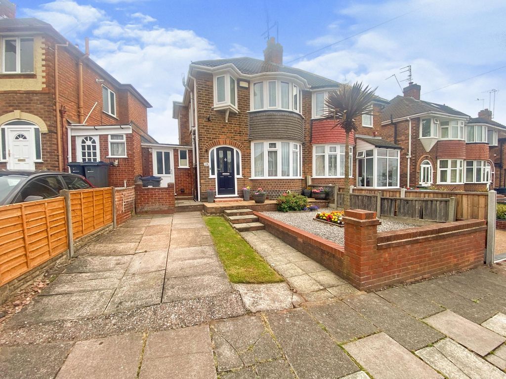 3 bed semidetached house for sale in Dorrington Road, Great Barr