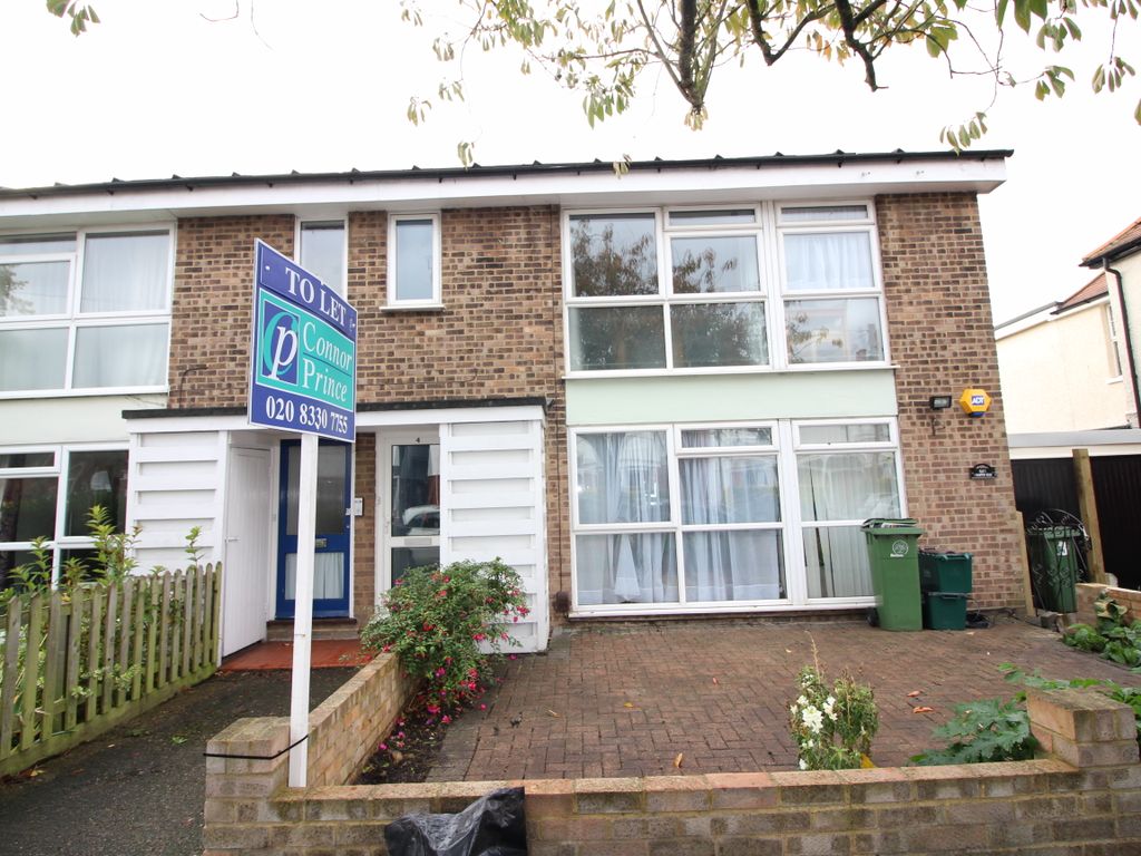 2 bed to rent in Hampton Road, Worcester Park KT4, £1,500