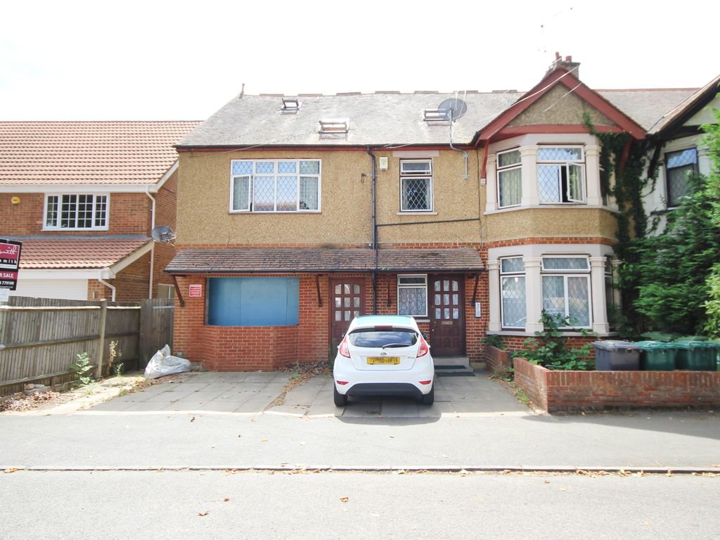 9 bed semidetached house for sale in Sidney Road, Staines TW18 Zoopla