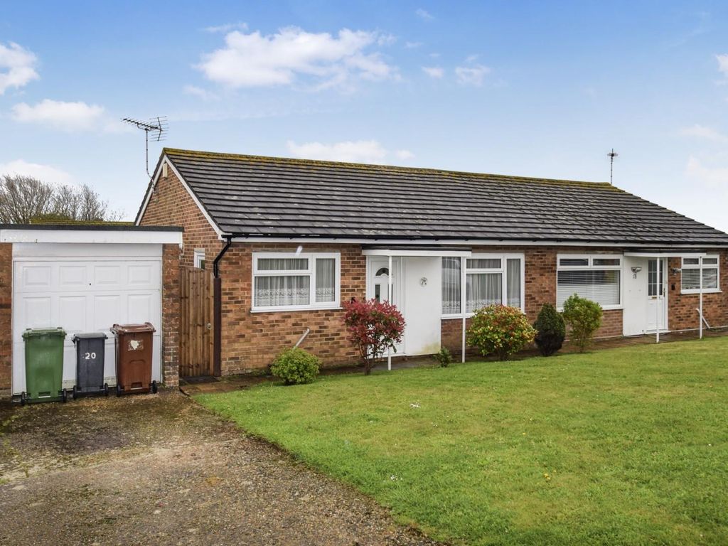 2 bed semidetached bungalow for sale in Kingfisher Drive, Eastbourne