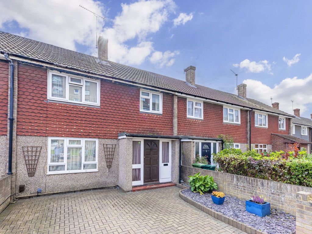 3 bed property for sale in Spelthorne Grove, SunburyOnThames TW16