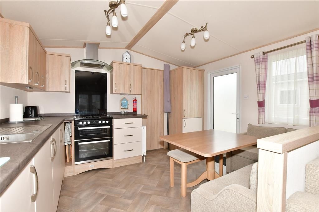 2 bed mobile/park home for sale in Faversham Road, Seasalter, Whitstable, Kent CT5 Zoopla