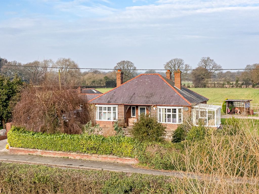 4 bed detached bungalow for sale in Plough Lane, Christleton, Chester