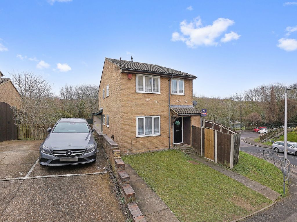 2 bed semidetached house for sale in Illustrious Close, Chatham ME5, £