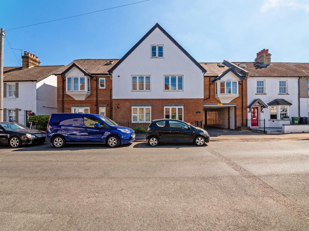 2 bed flat for sale in Diceland Road, Banstead SM7 Zoopla