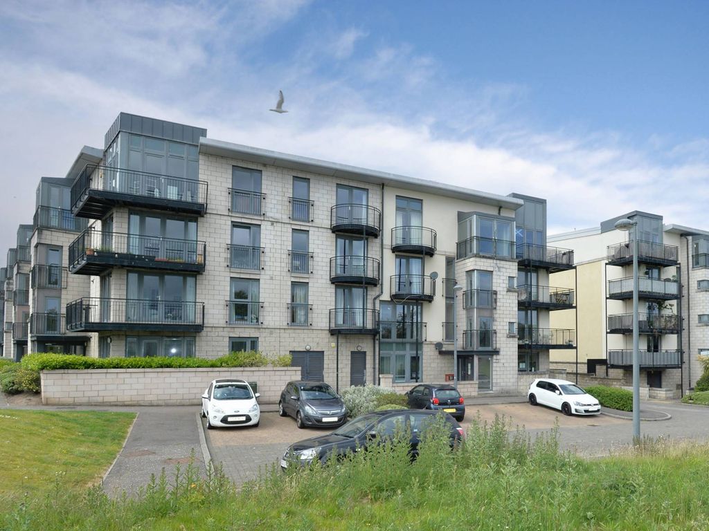 3 bed flat for sale in Colonsay Way, Granton, Edinburgh EH5 Zoopla