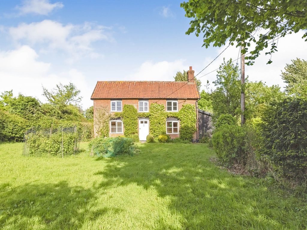 2 bed detached house for sale in Pristow Green Lane, Tibenham, Norwich