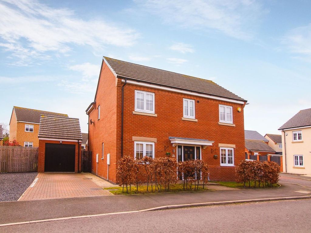 4 bed semidetached house for sale in Poppy Drive, Blyth NE24 Zoopla