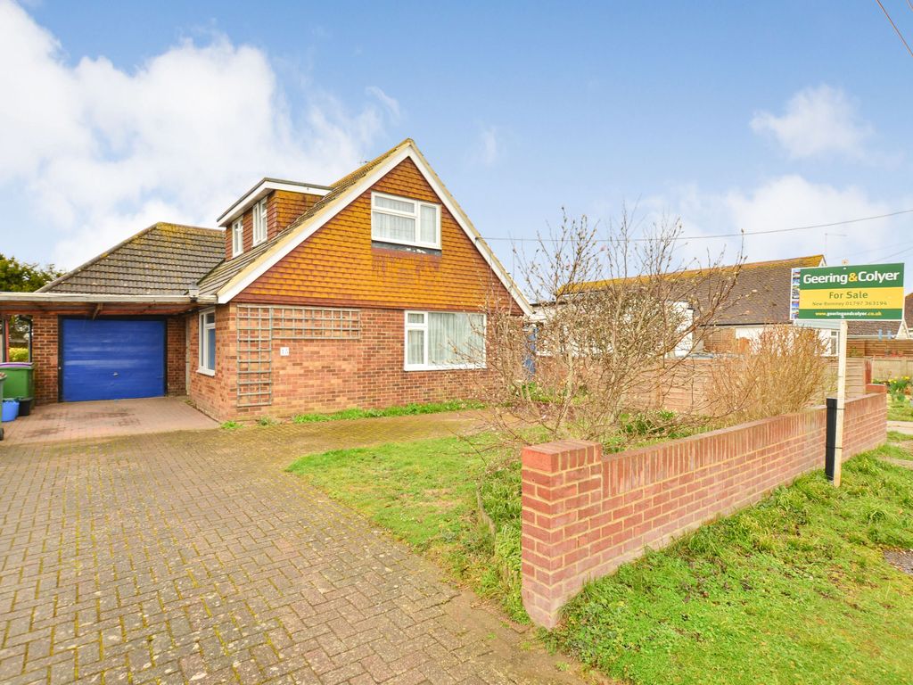 4 bed bungalow for sale in Roberts Road, Greatstone, New Romney, Kent