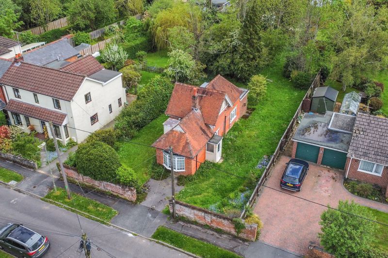 2 bed detached bungalow for sale in Ash Road, Ashurst, Southampton SO40