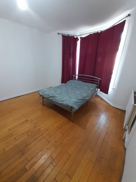 Room to rent in Mortlake Rd, Ilford London IG1, £900 pcm Zoopla