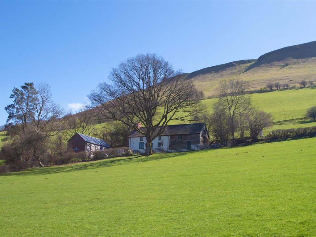 4 bed detached house for sale in Llanfaredd, Builth Wells LD2 Zoopla