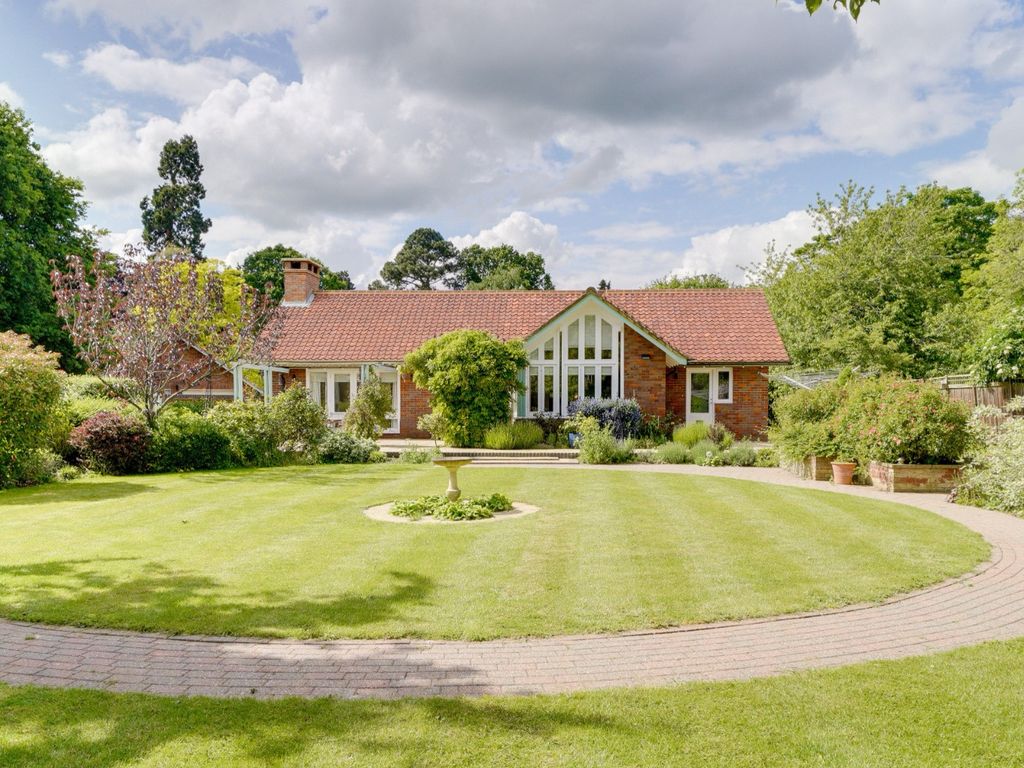 4 bed detached bungalow for sale in Thicket Road, Houghton, Huntingdon