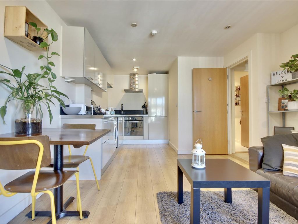 2 bed flat for sale in Elm Grove, Southsea PO5 Zoopla