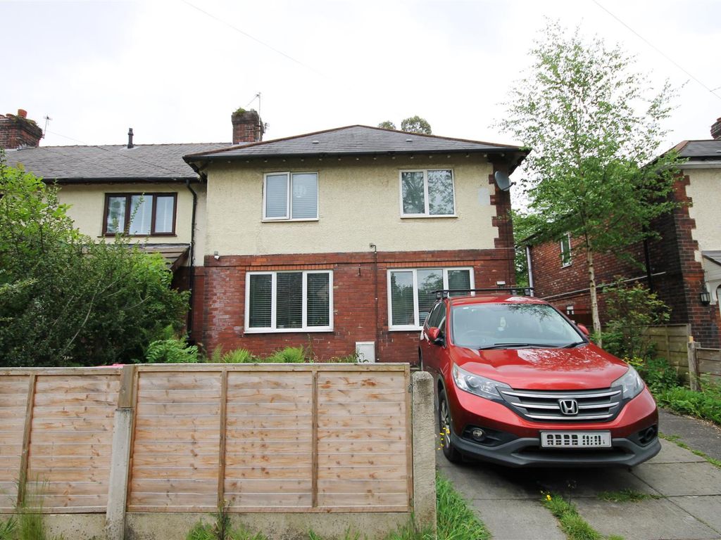 3 bed semidetached house for sale in Chestnut Avenue, Worsley