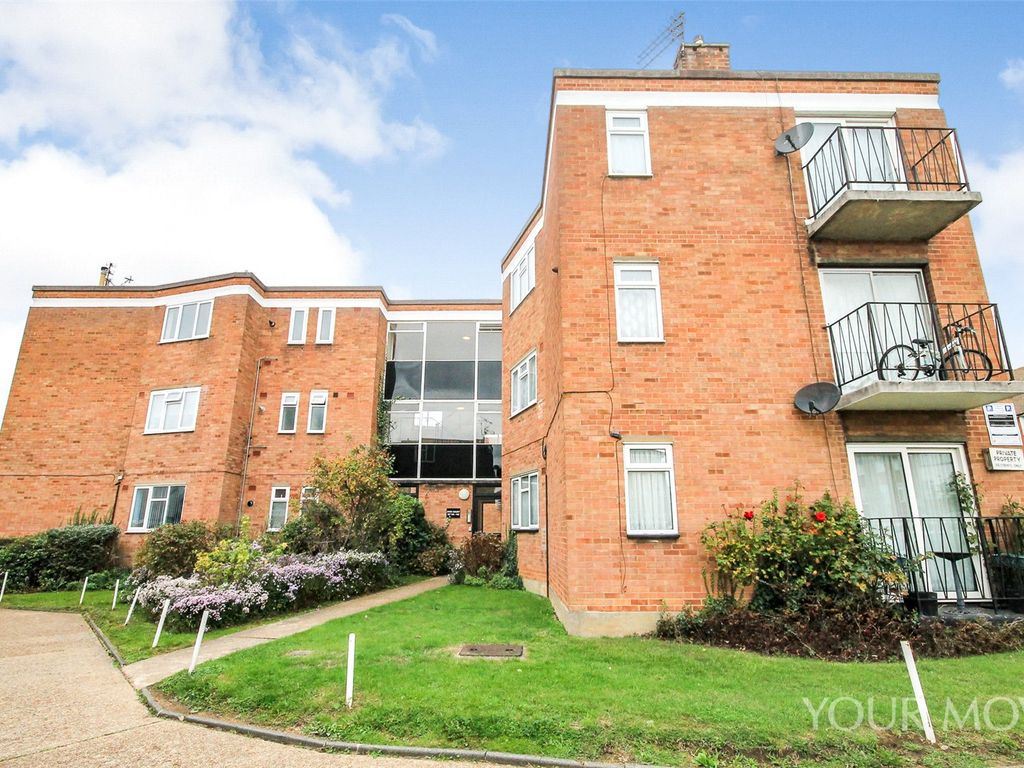 2 bed flat to rent in Avon Road, Upminster RM14 Zoopla