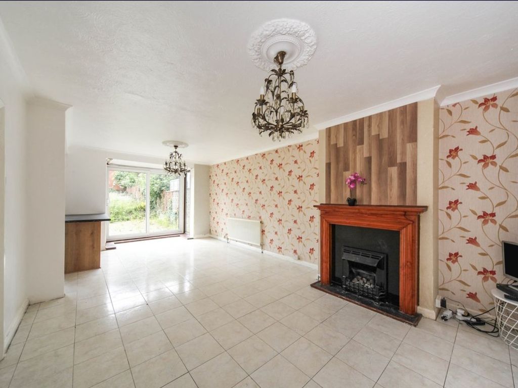 3 bed semidetached house for sale in Bloomfield Avenue, Luton LU2 Zoopla