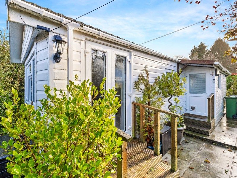 1 bed mobile/park home for sale in Ref My Ashurst Drive, Box Hill