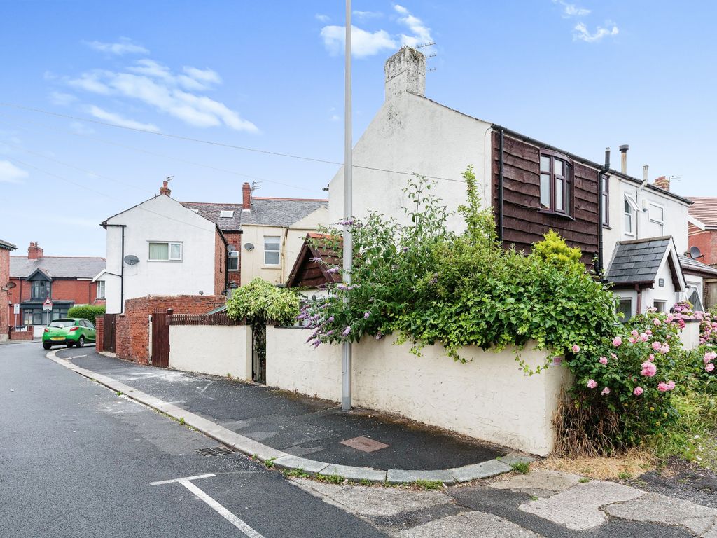 2 bed semidetached house for sale in Wilkinson Avenue, Blackpool