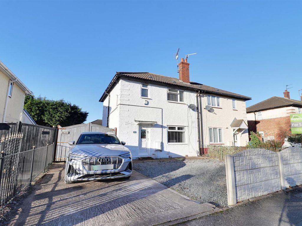 3 bed semidetached house for sale in Norton Grove, Hull HU4, £135,000