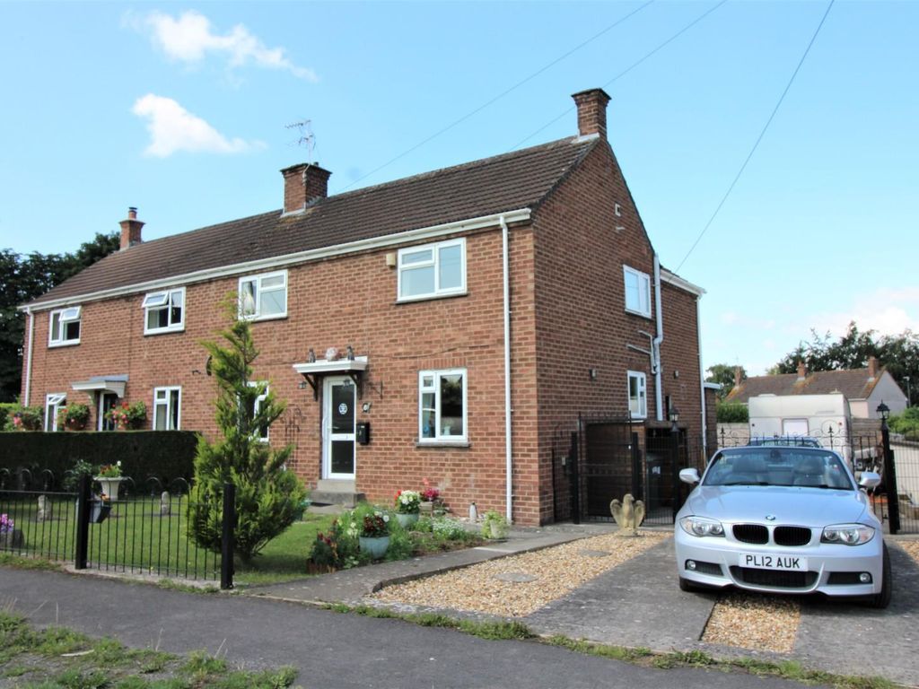4 bed semidetached house for sale in Severn View Road, Thornbury