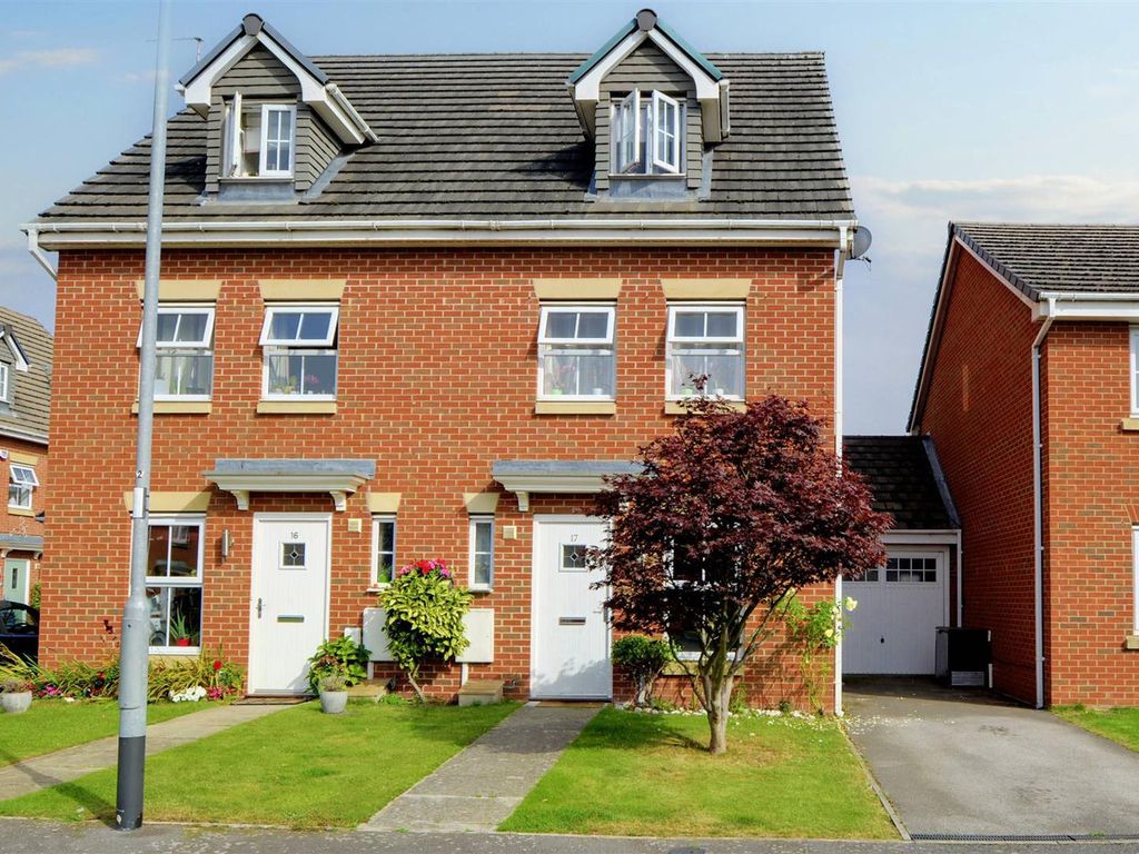 3 bed semidetached house for sale in Blyth Court, Castle Donington