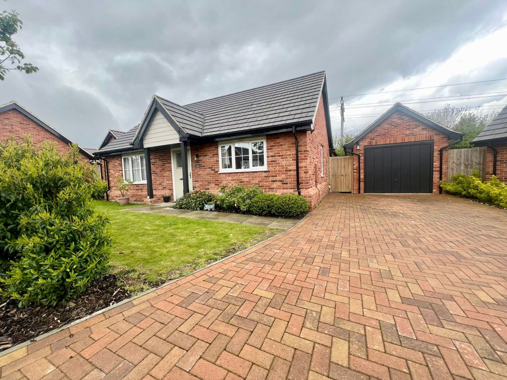 2 bed detached bungalow for sale in Bramley Close, Chilton, Sudbury