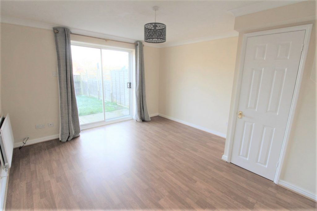 2 bed end terrace house to rent in Oakfield Close, Potters Bar EN6 Zoopla