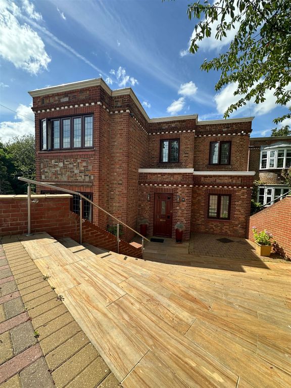 5 bed detached house for sale in Hillbrow Road, Bromley BR1, £1,150,000